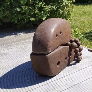sculpture for the garden in cast iron by Pierre Ribà available in the official shop of gallery 22.