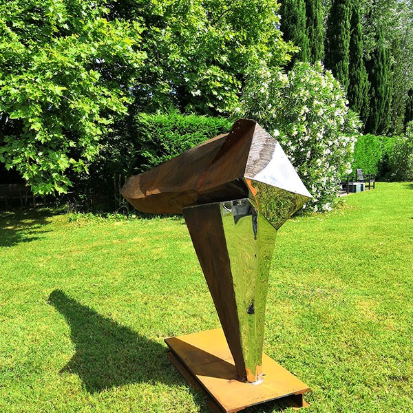 sculpture in corten and stainless steel for the garden of julien allegre available in the online shop of galerie 22.