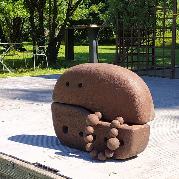 sculpture pour le jardin en fonte de pierre riba disponible dans la boutique officielle de la galerie 22.