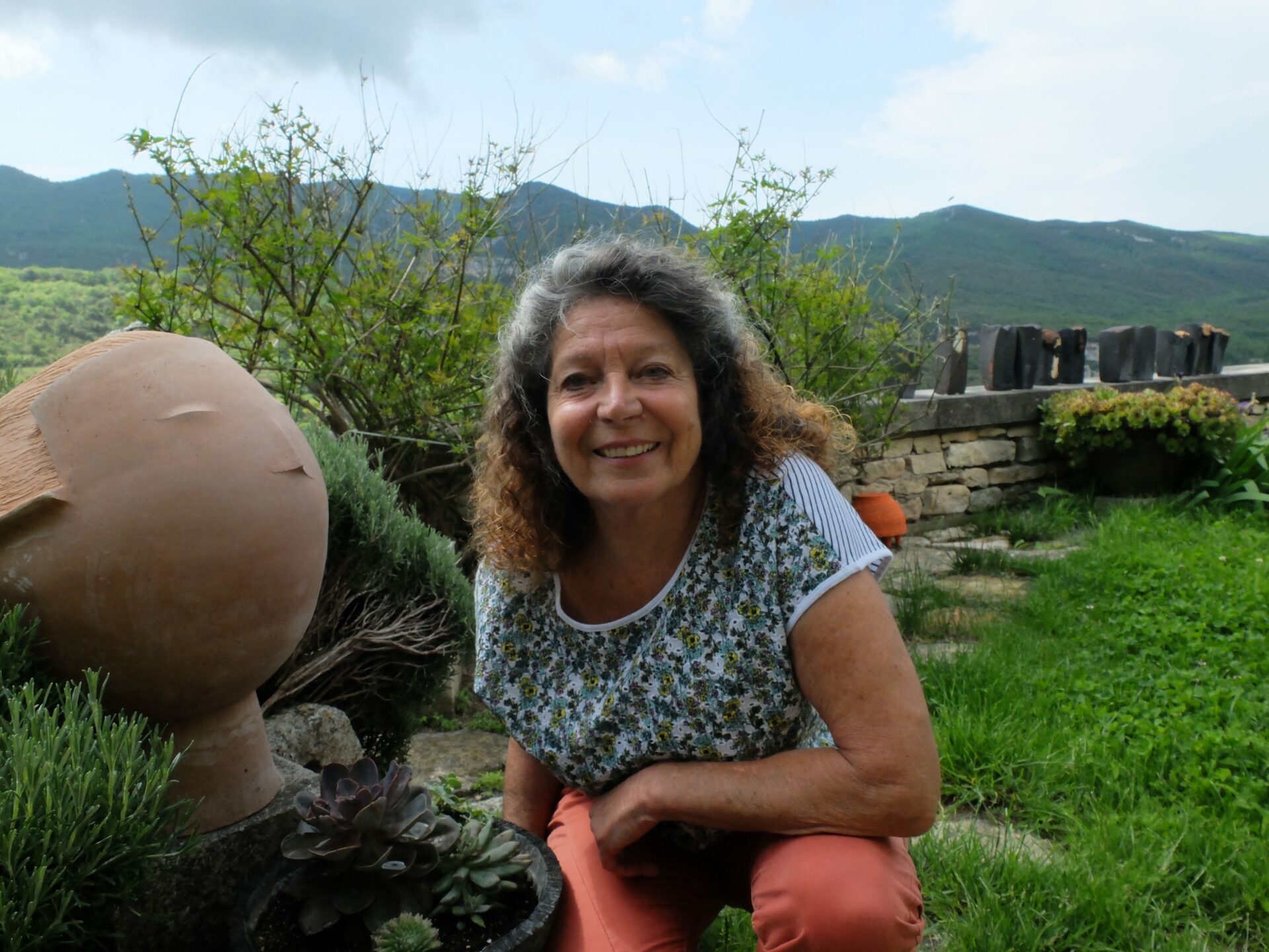 Portrait Christiane Filliatreau christiane filliatreau est une artiste céramiste de la galerie 22