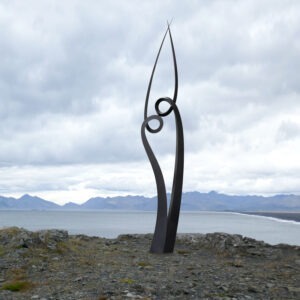 sculpture monumentale en acier peint pour le jardin de francis guerrier