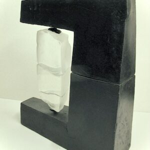 sculpture contemporaine en verre transparent et en gres noir de christian von sydow